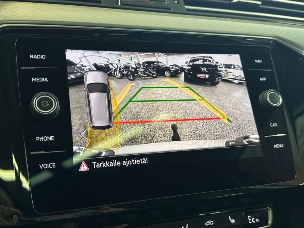 Volkswagen Passat 2020 Valkoinen