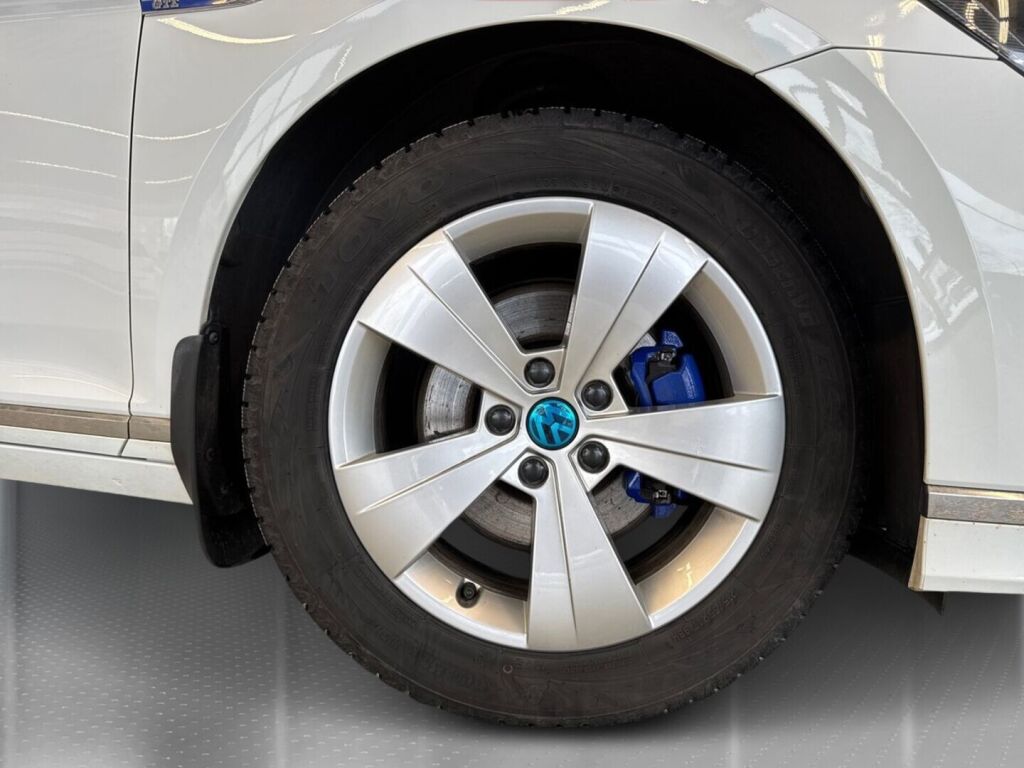 Volkswagen Passat 2020 Valkoinen