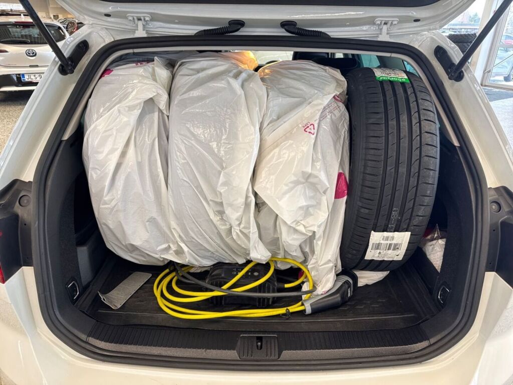 Volkswagen Passat 2020 Valkoinen