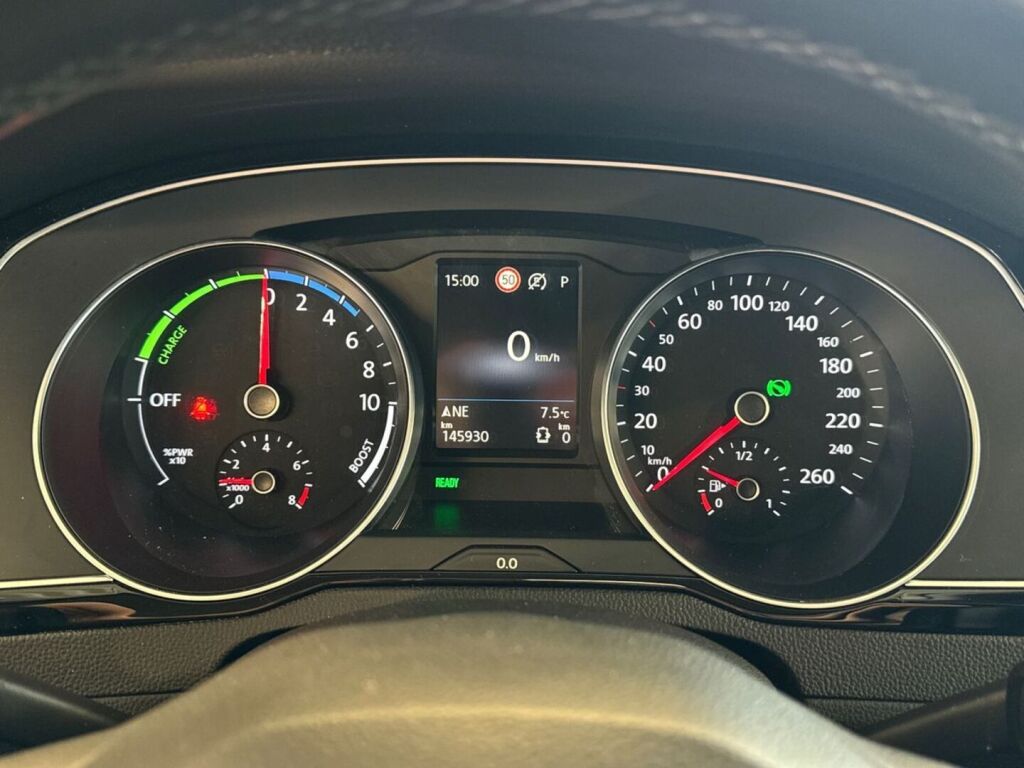 Volkswagen Passat 2020 Valkoinen