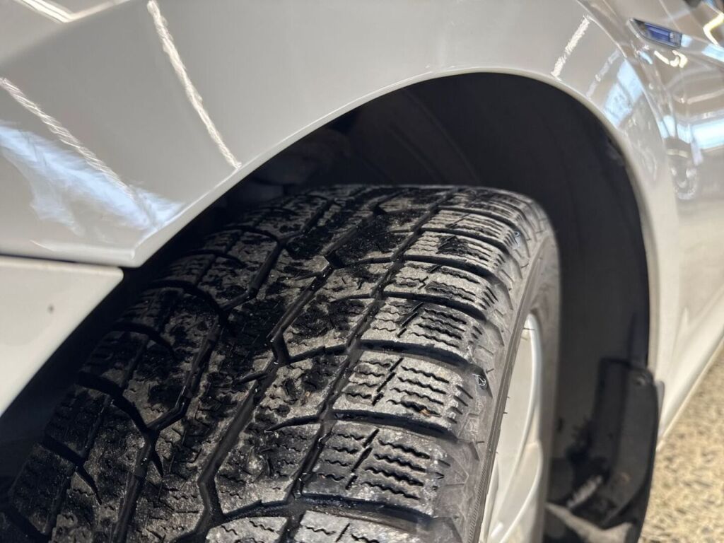 Volkswagen Passat 2020 Valkoinen