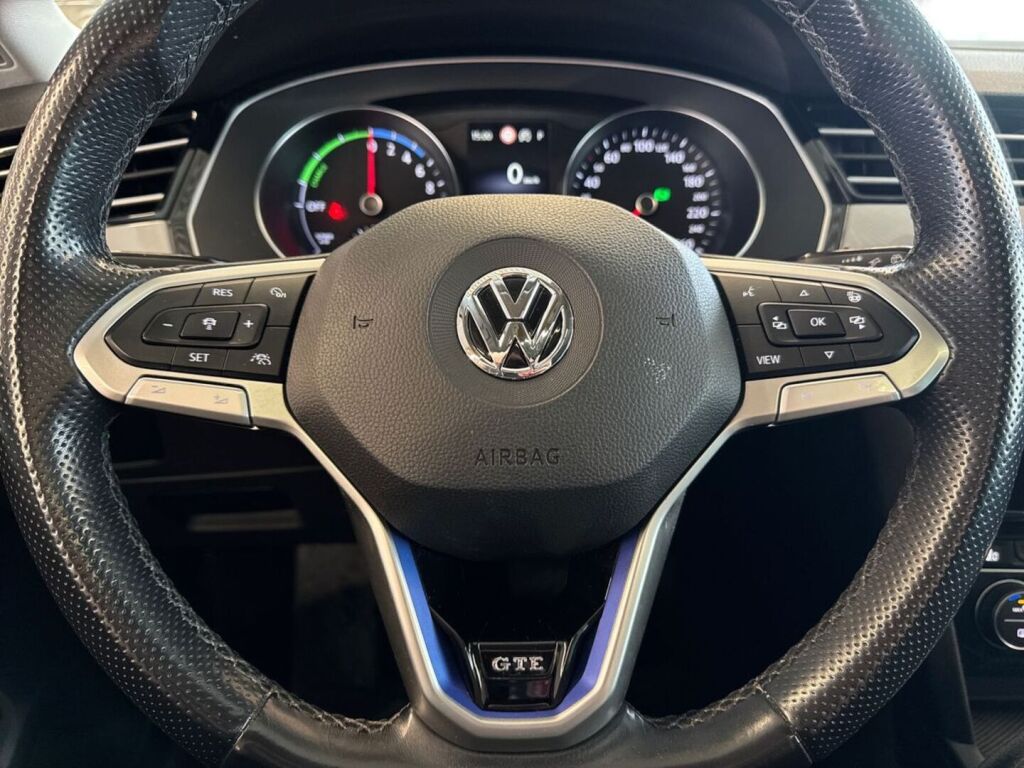 Volkswagen Passat 2020 Valkoinen
