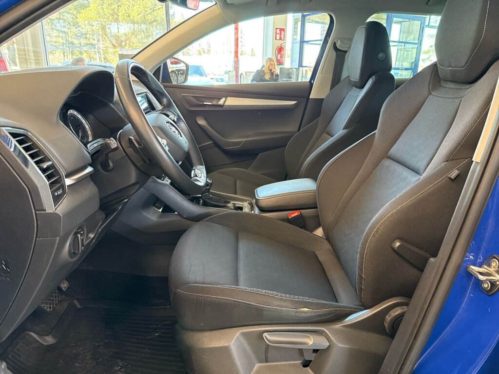 Skoda Karoq 2023 Sininen