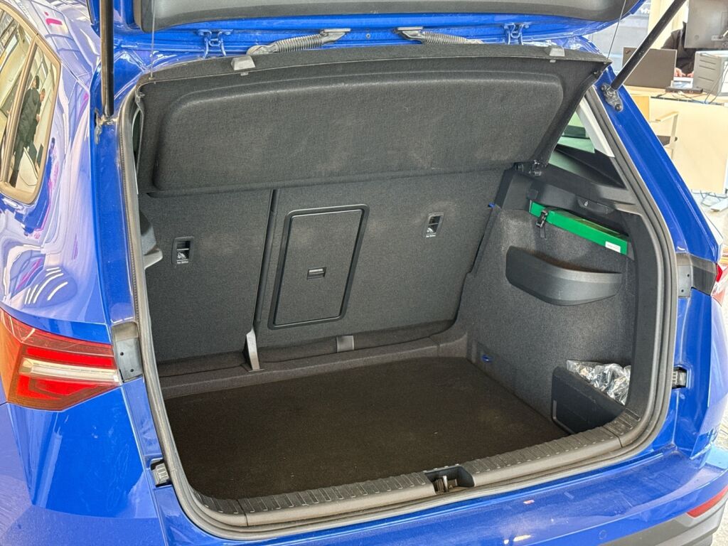 Skoda Karoq 2023 Sininen