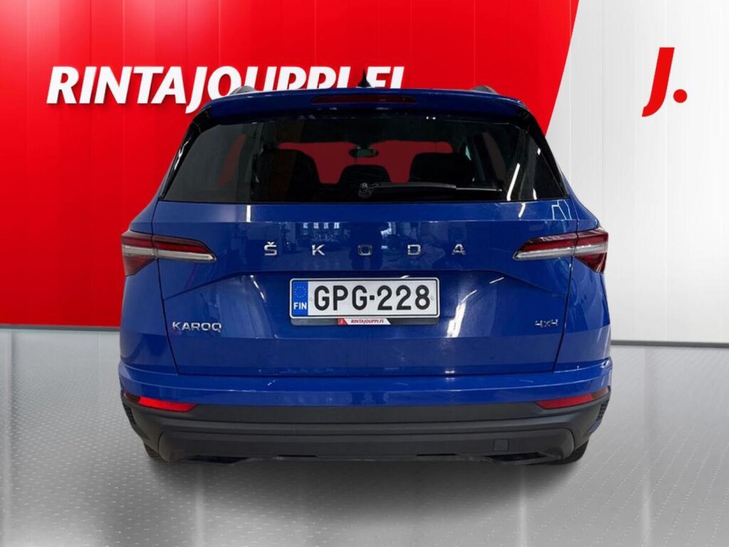 Skoda Karoq 2023 Sininen