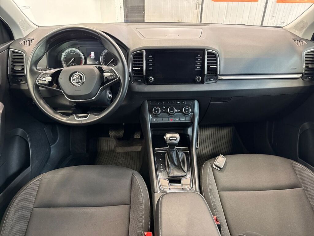 Skoda Karoq 2023 Sininen