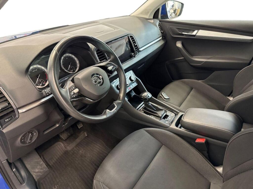 Skoda Karoq 2023 Sininen