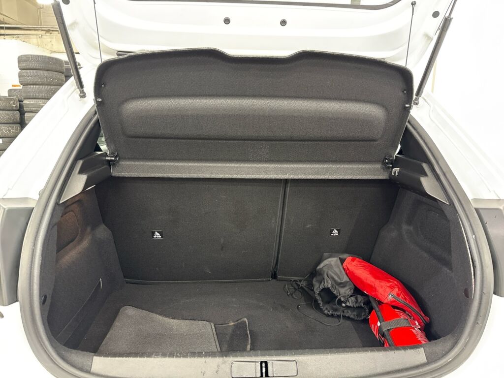 Peugeot 208 2023 Valkoinen