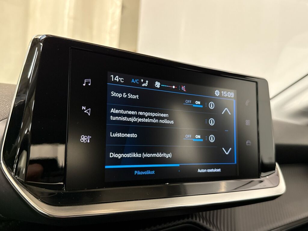 Peugeot 208 2023 Valkoinen