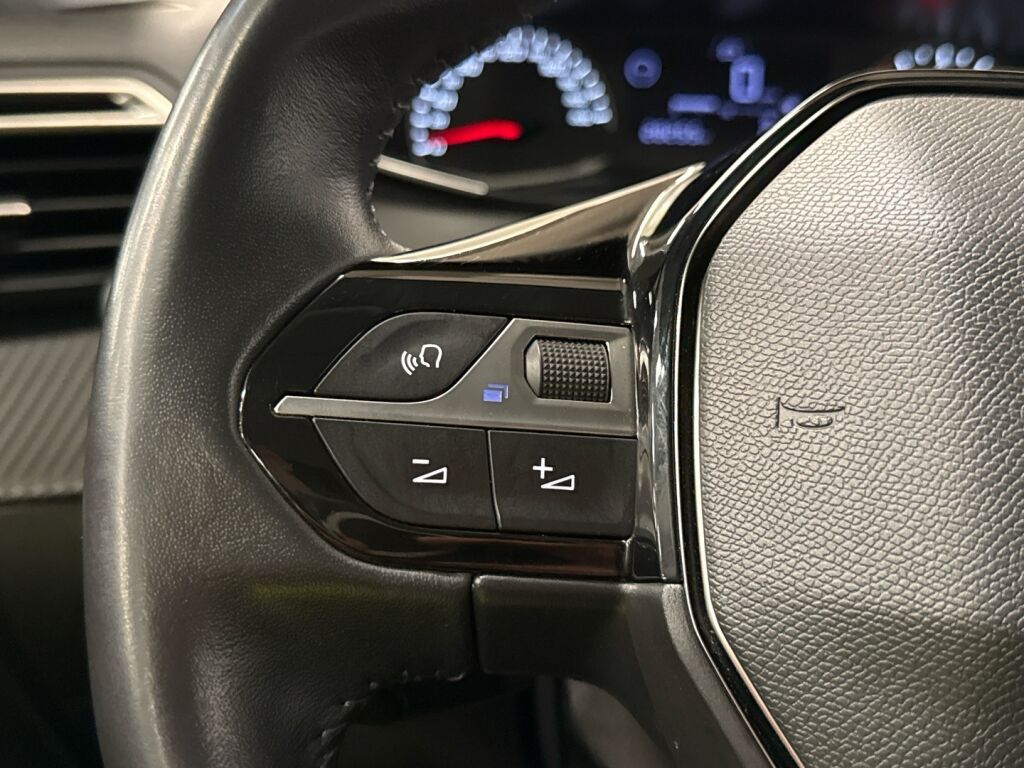 Peugeot 208 2023 Valkoinen