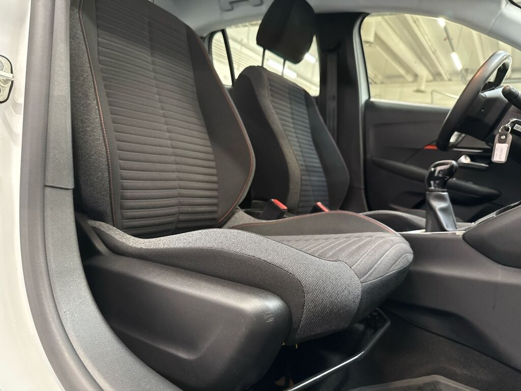 Peugeot 208 2023 Valkoinen