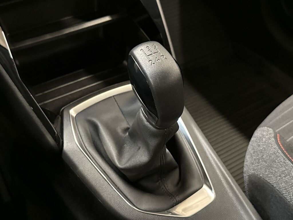 Peugeot 208 2023 Valkoinen