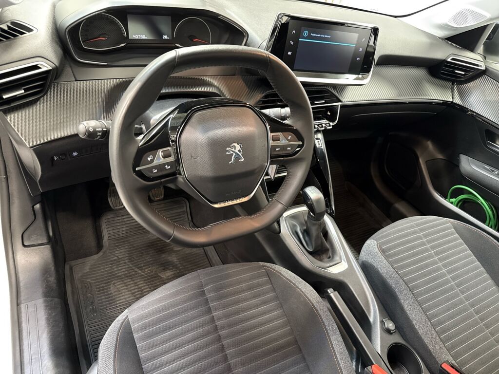 Peugeot 208 2023 Valkoinen