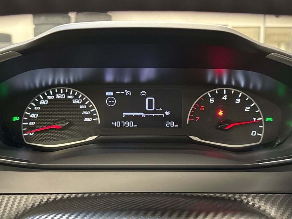 Peugeot 208 2023 Valkoinen