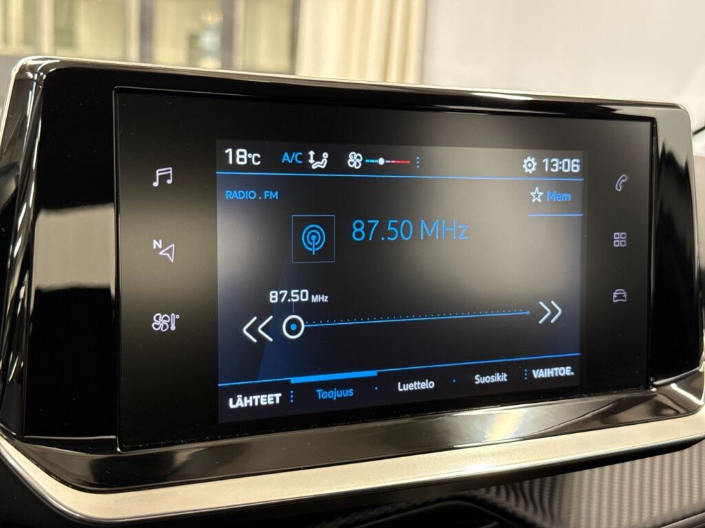 Peugeot 208 2023 Valkoinen