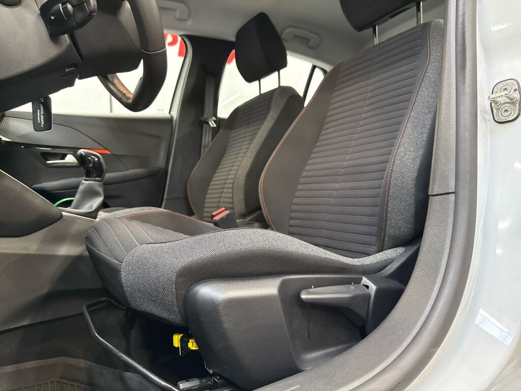 Peugeot 208 2023 Valkoinen