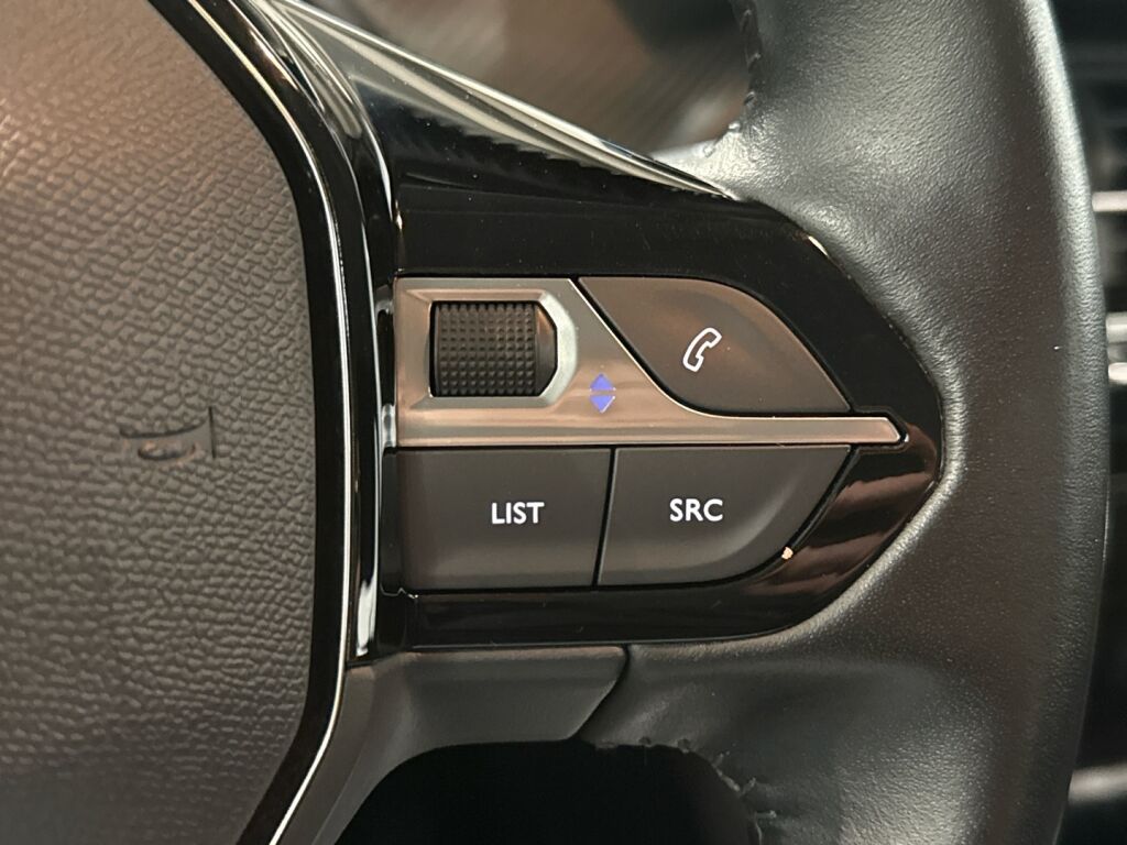 Peugeot 208 2023 Valkoinen