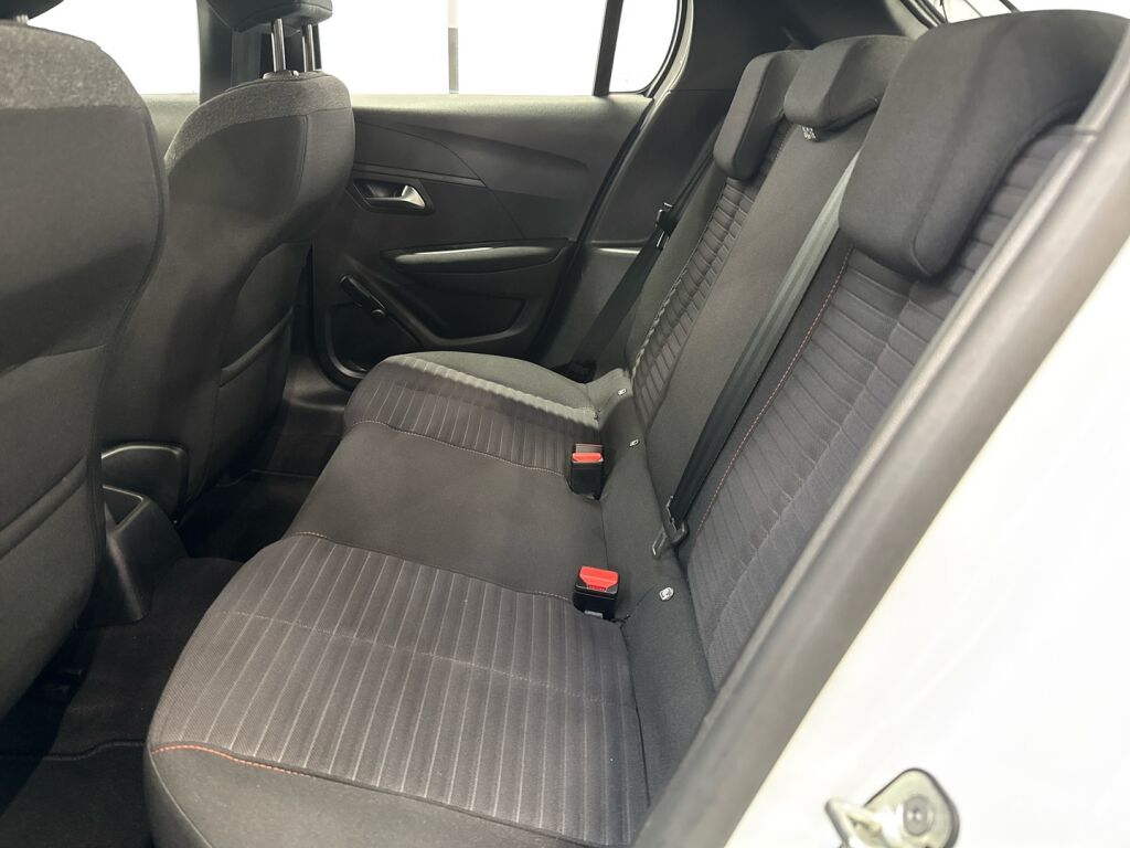Peugeot 208 2023 Valkoinen