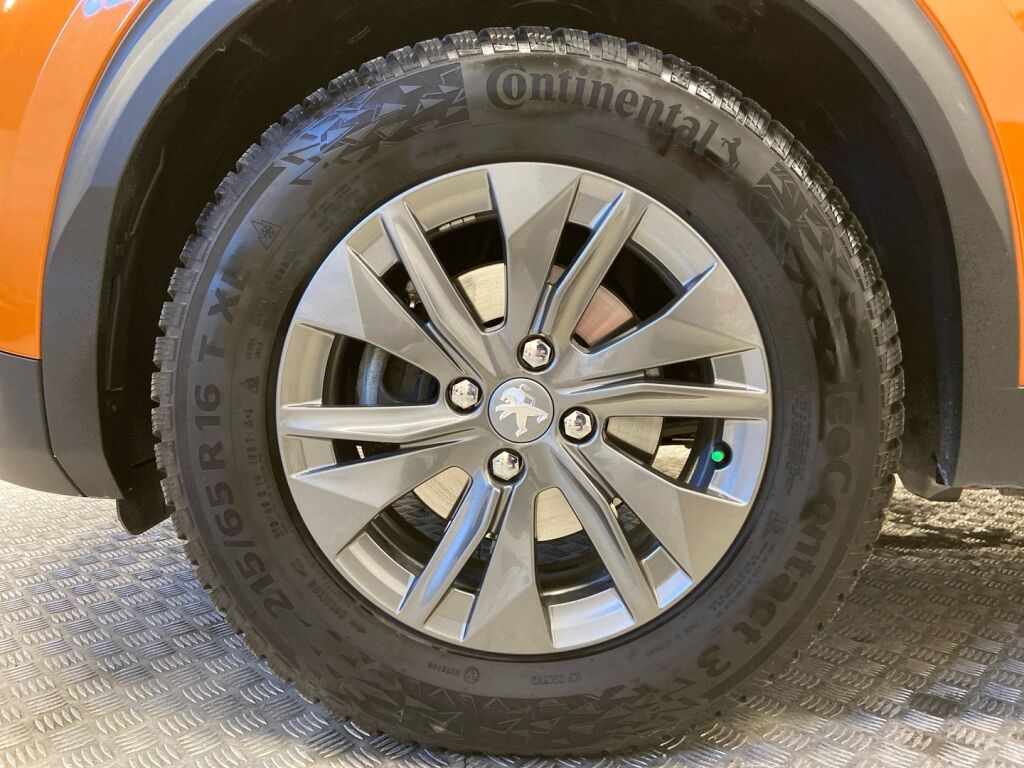 Peugeot 2008 2022 Oranssi