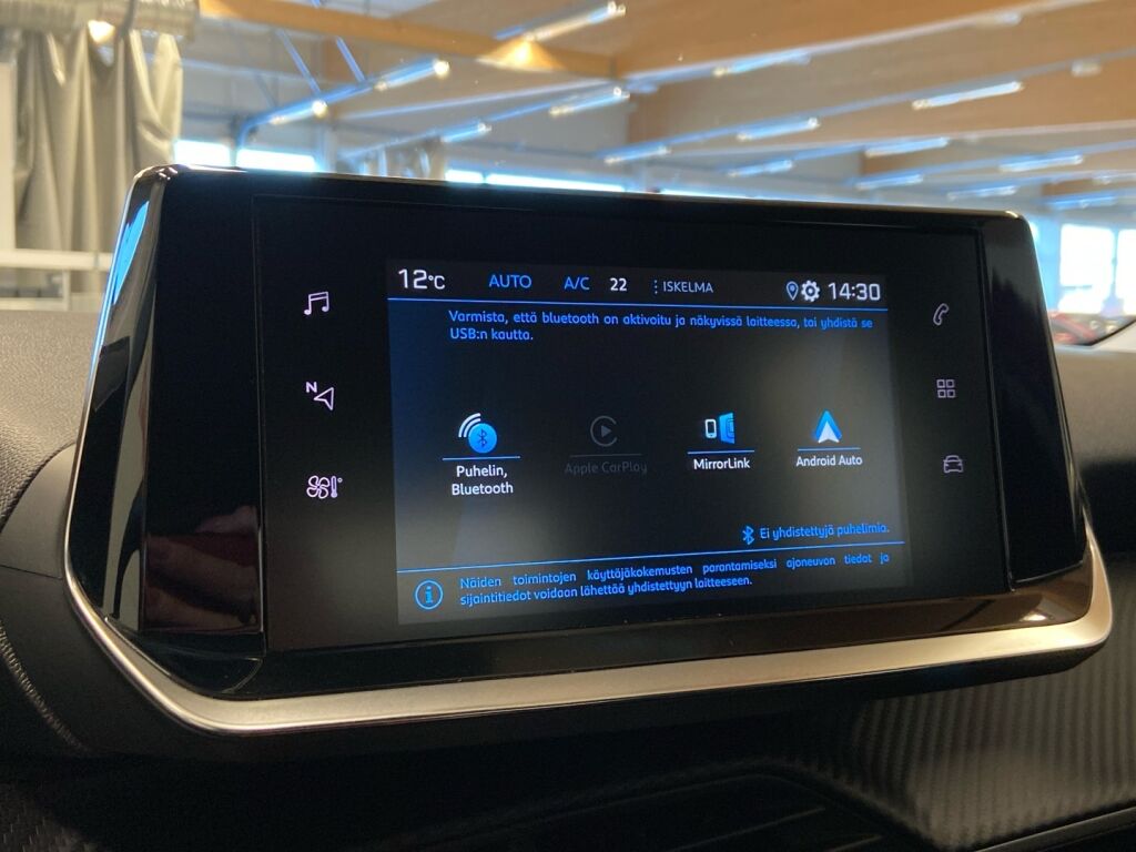 Peugeot 2008 2022 Oranssi