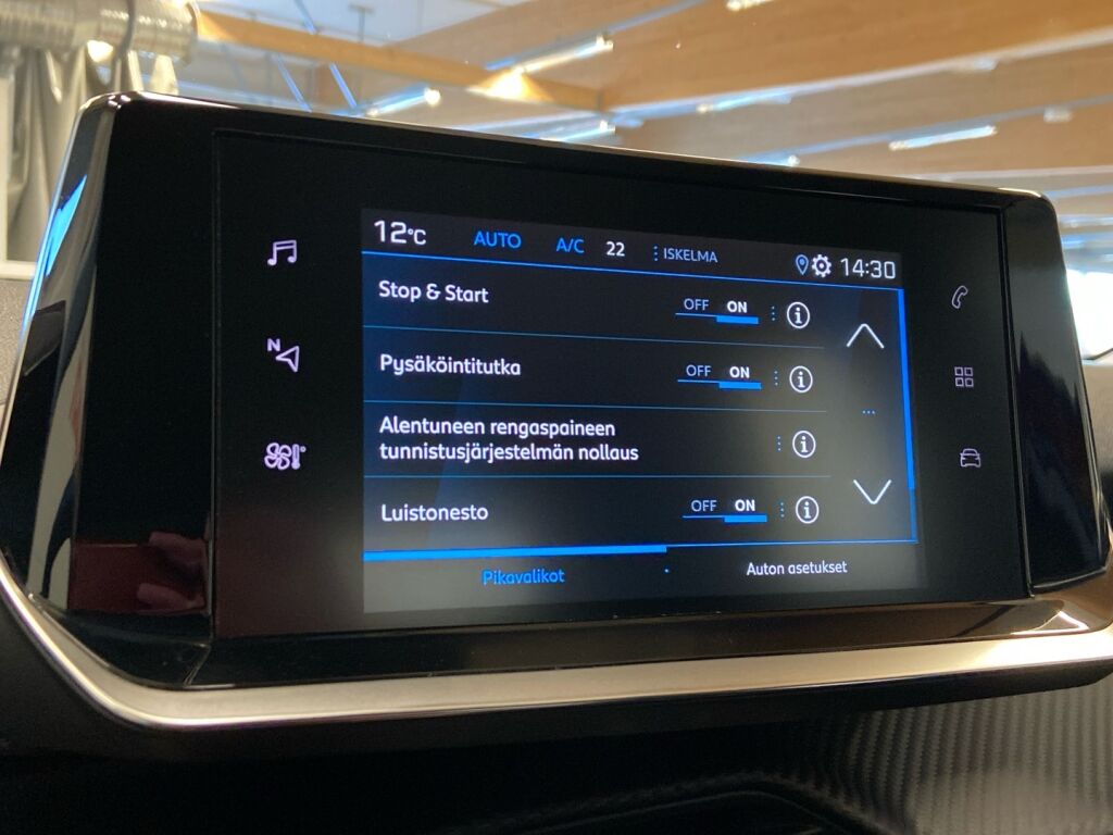 Peugeot 2008 2022 Oranssi