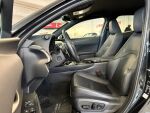 Lexus UX 2022 Musta