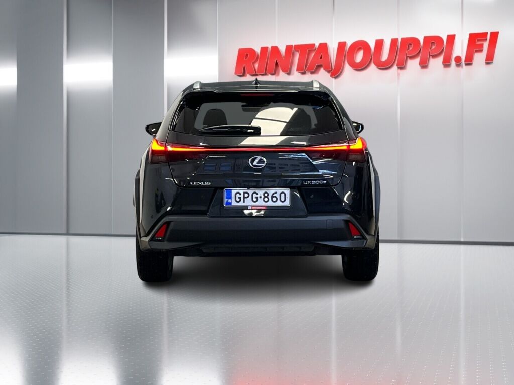 Lexus UX 2022 Musta