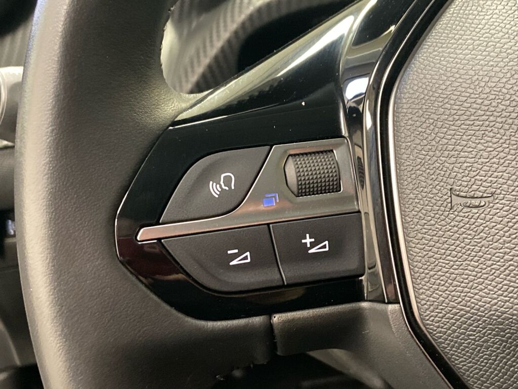 Peugeot e-2008 2022 Harmaa