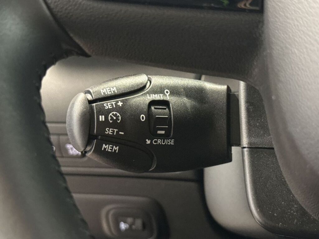 Citroen C3 Aircross 2022 Punainen