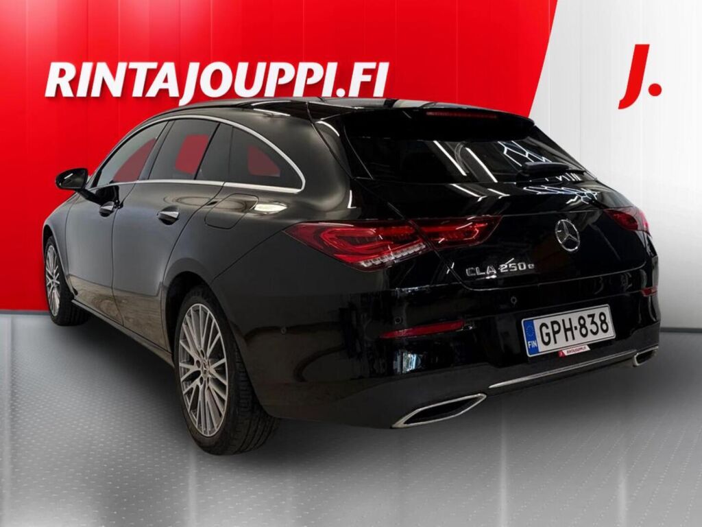 Mercedes-Benz CLA 2023 Musta