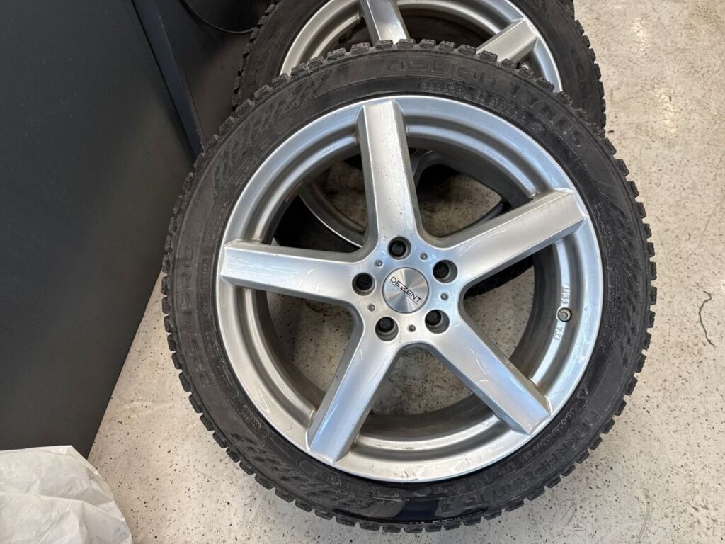 Mercedes-Benz CLA 2023 Musta