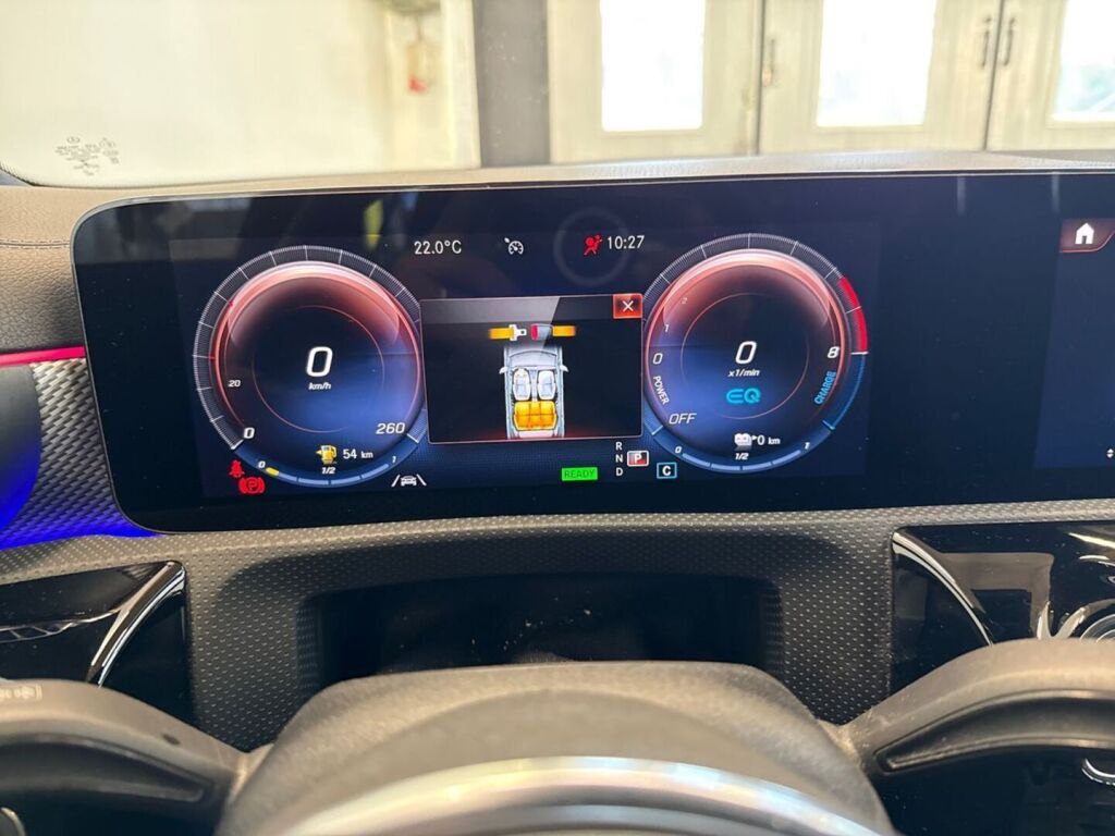 Mercedes-Benz CLA 2023 Musta