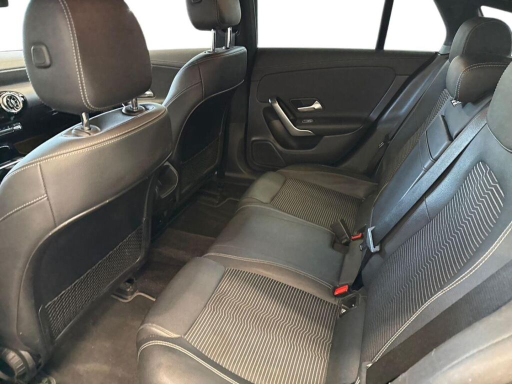 Mercedes-Benz CLA 2023 Musta