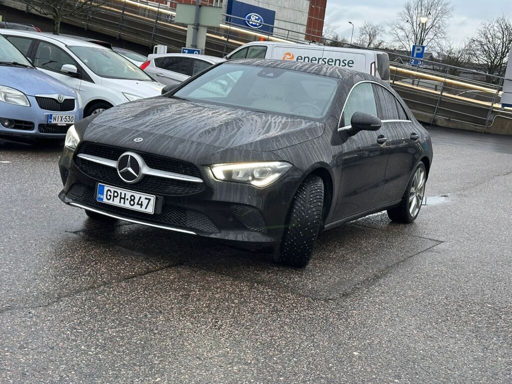 Mercedes-Benz CLA 2023 Musta