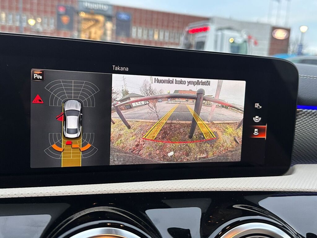 Mercedes-Benz CLA 2023 Musta