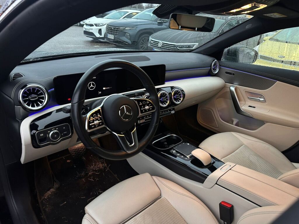 Mercedes-Benz CLA 2023 Musta