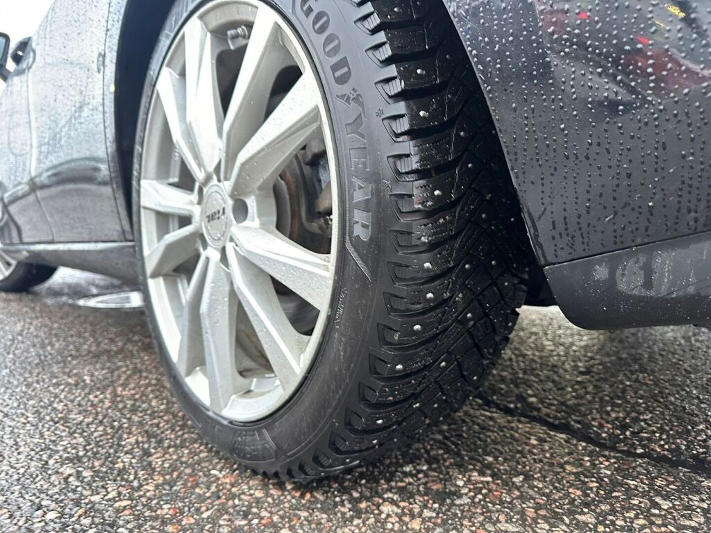 Mercedes-Benz CLA 2023 Musta