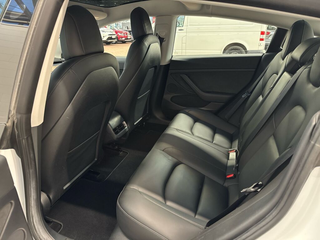 Tesla Model 3 2021 Valkoinen