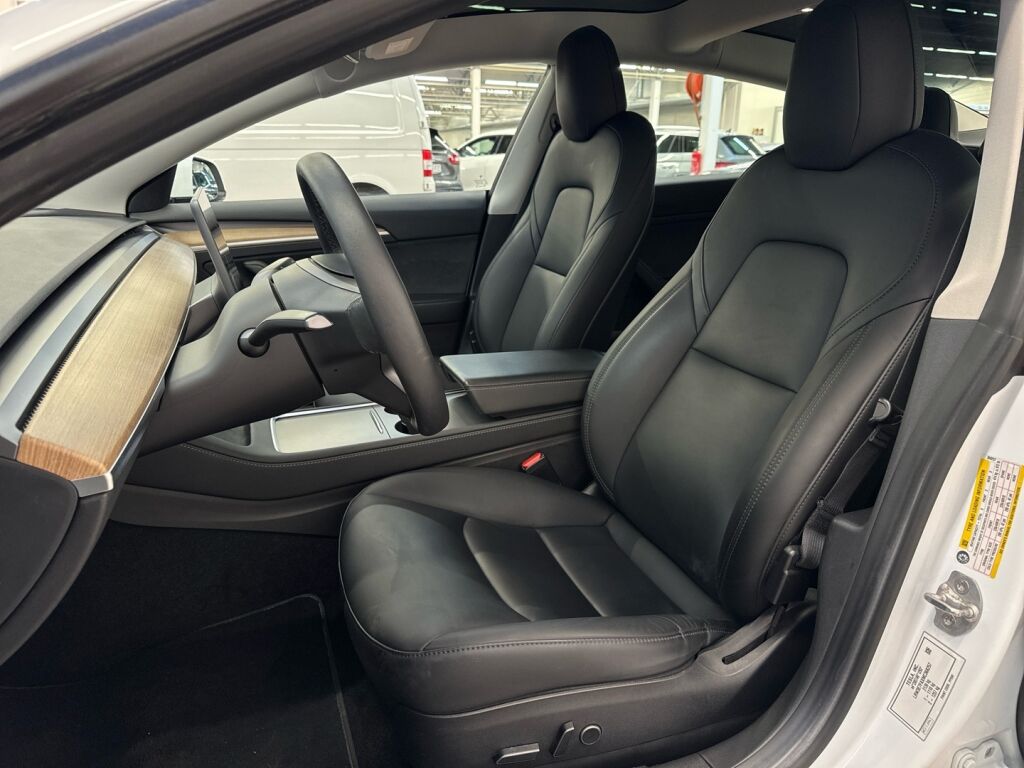 Tesla Model 3 2021 Valkoinen