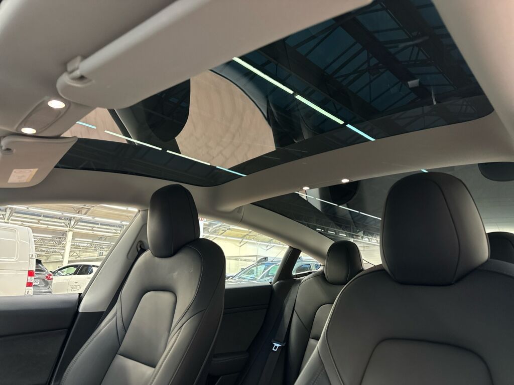 Tesla Model 3 2021 Valkoinen