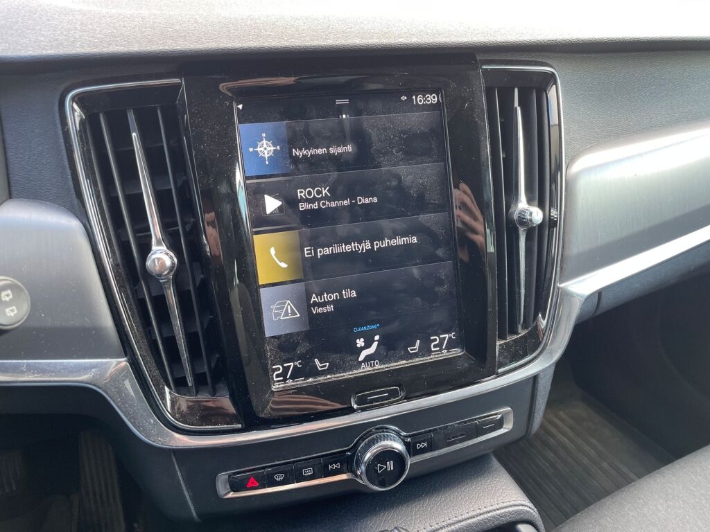 Volvo V90 2019 Musta