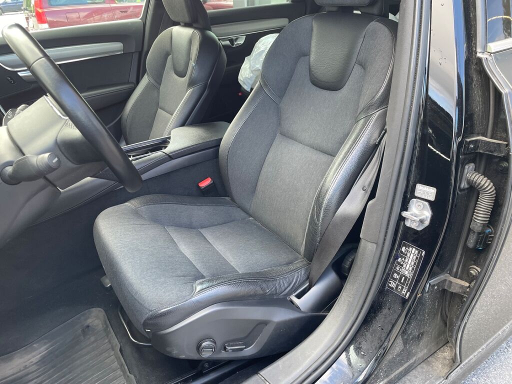 Volvo V90 2019 Musta