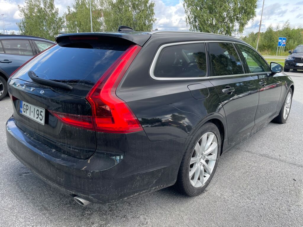 Volvo V90 2019 Musta