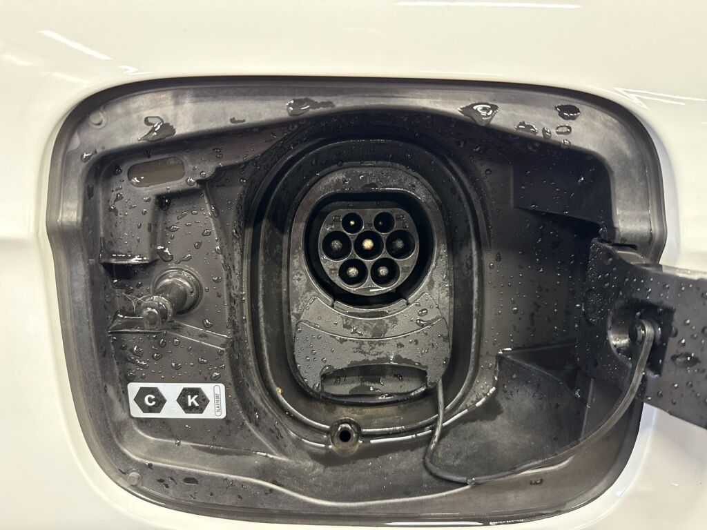 Skoda Enyaq 2022 Valkoinen