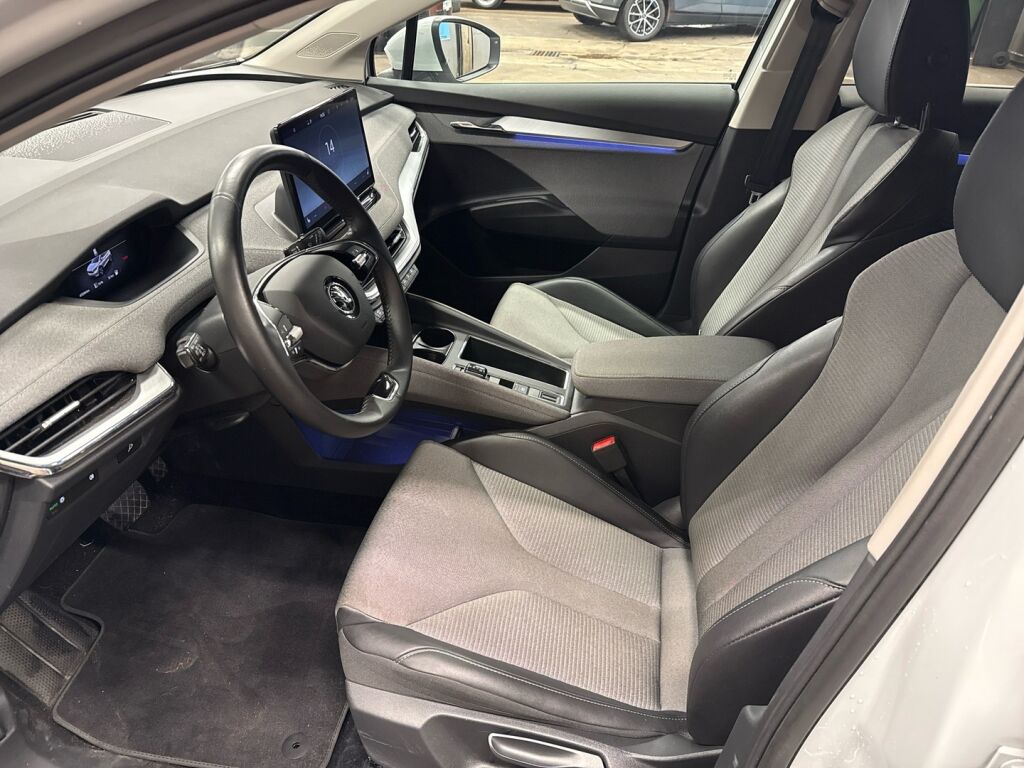 Skoda Enyaq 2022 Valkoinen