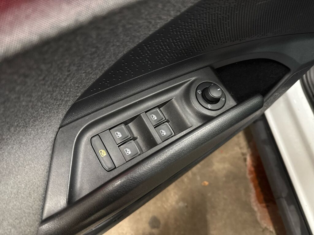 Skoda Enyaq 2022 Valkoinen