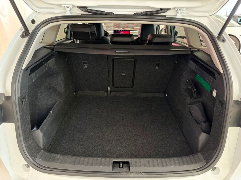 Skoda Enyaq 2022 Valkoinen
