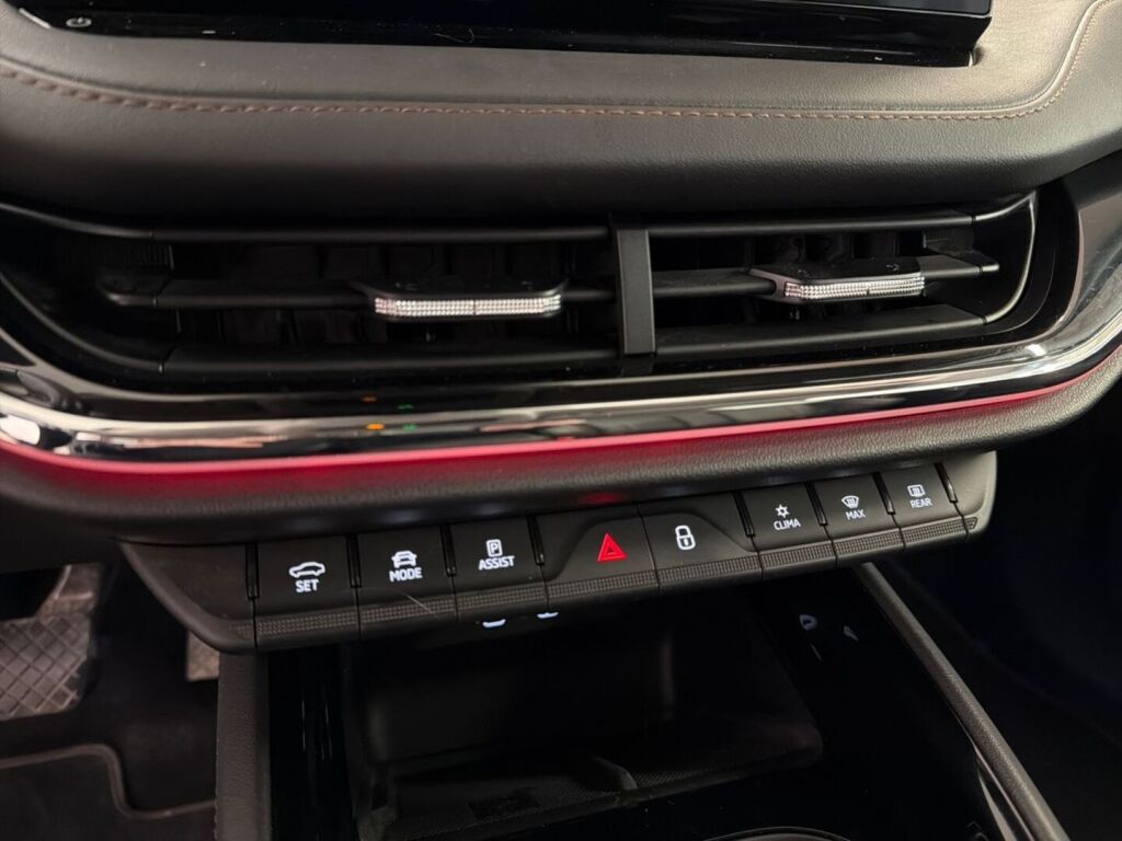 Skoda Enyaq 2022 Valkoinen