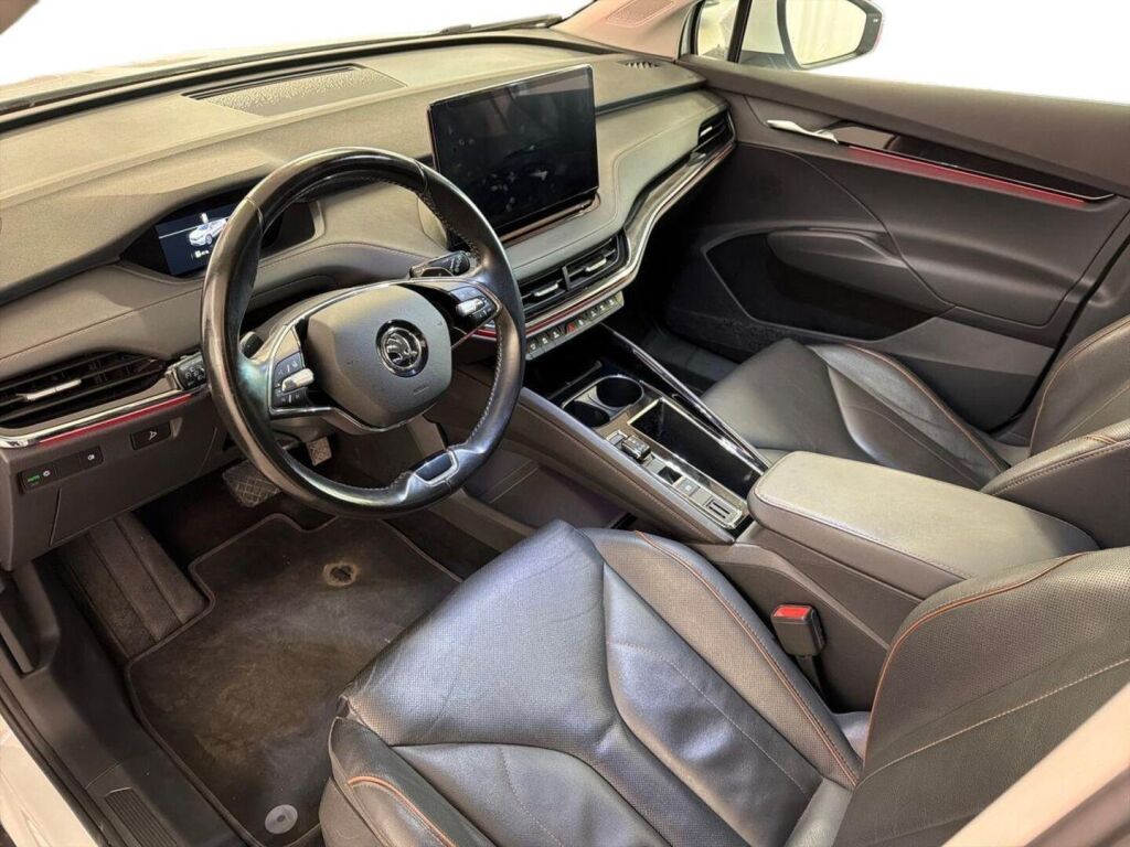 Skoda Enyaq 2022 Valkoinen