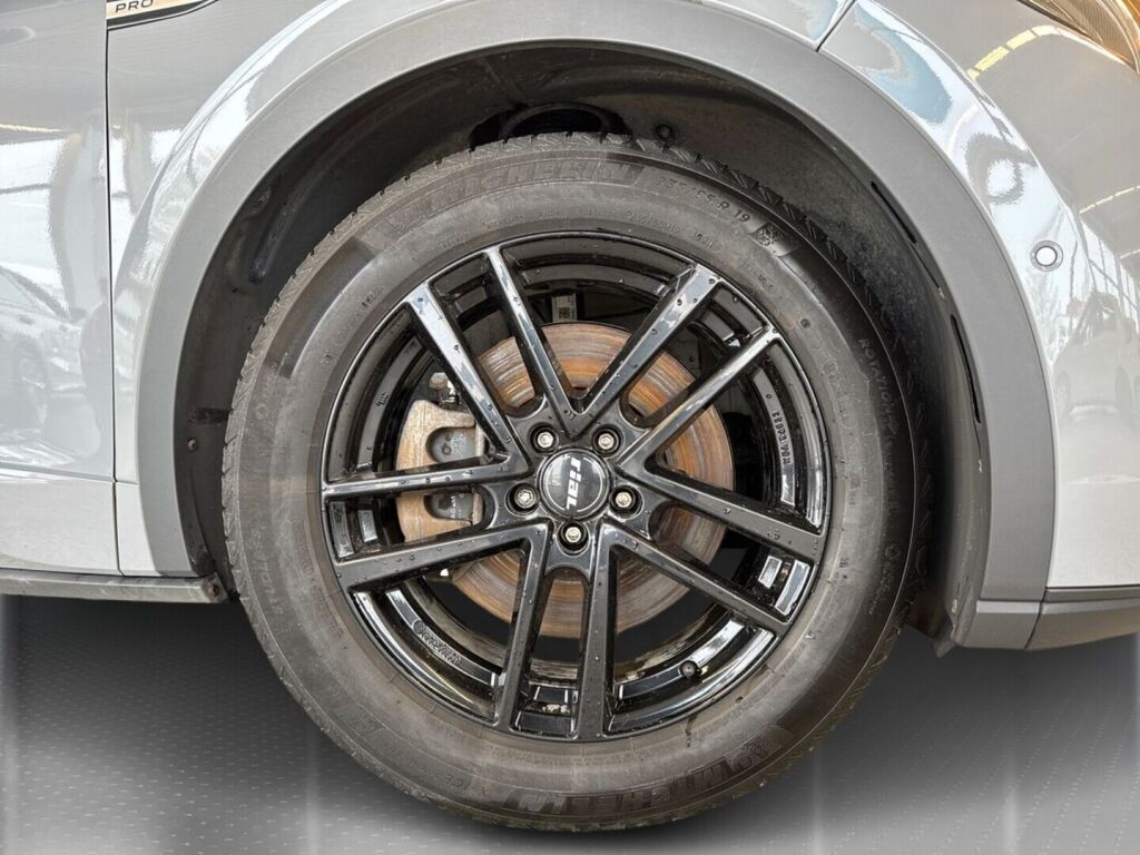 Volkswagen ID.5 2022 Harmaa